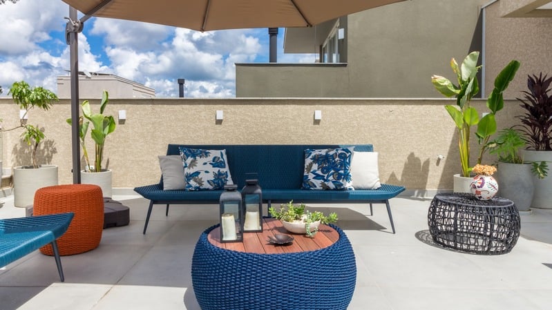 Lavabo com revestimento marmorizado